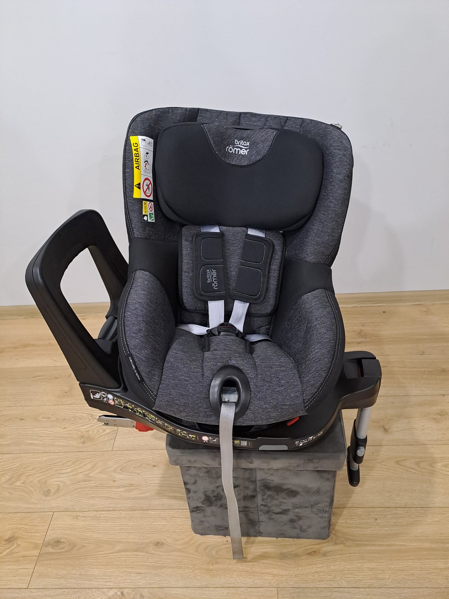 Britax Romer DualFix M i-Size 0-18kg.