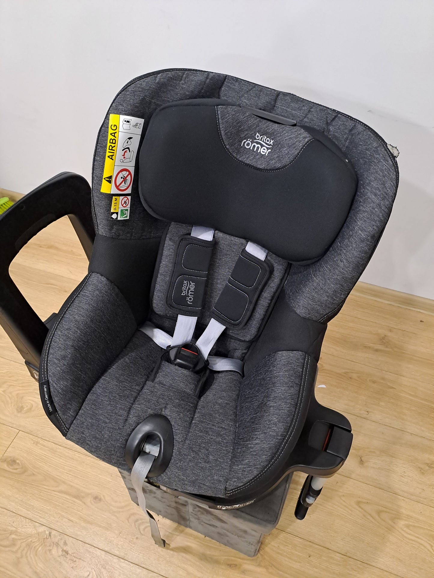 Britax Romer DualFix M i-Size 0-18kg.