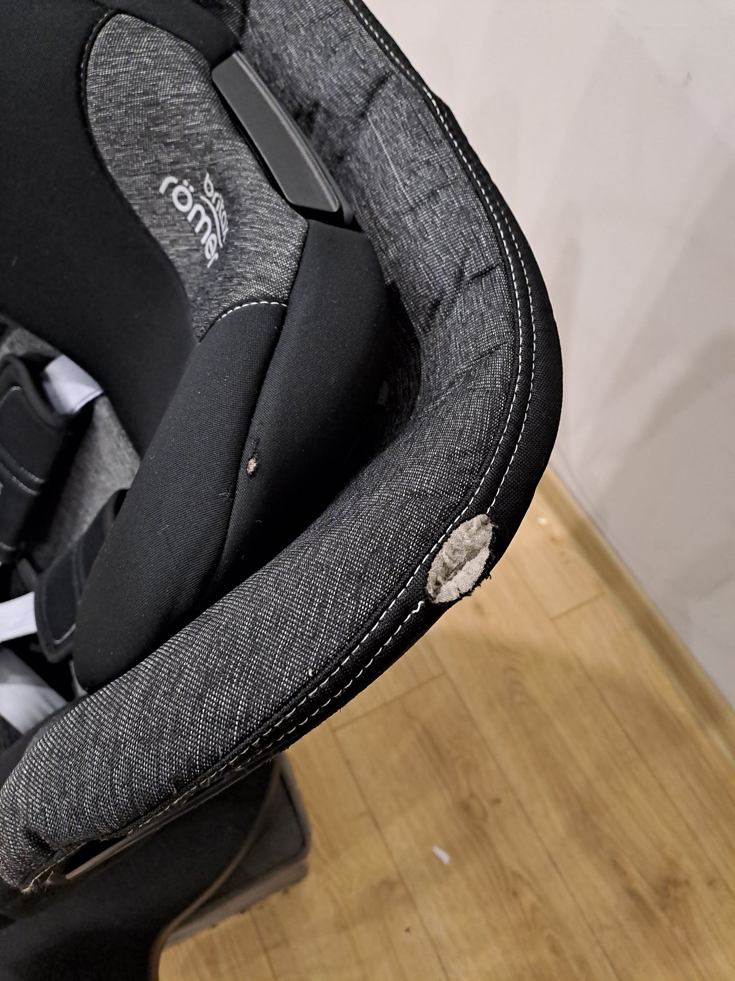 Britax Romer DualFix M i-Size 0-18kg.
