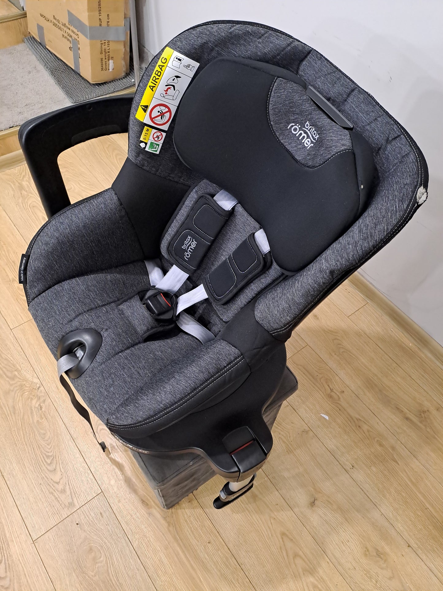 Britax Romer DualFix M i-Size 0-18kg.