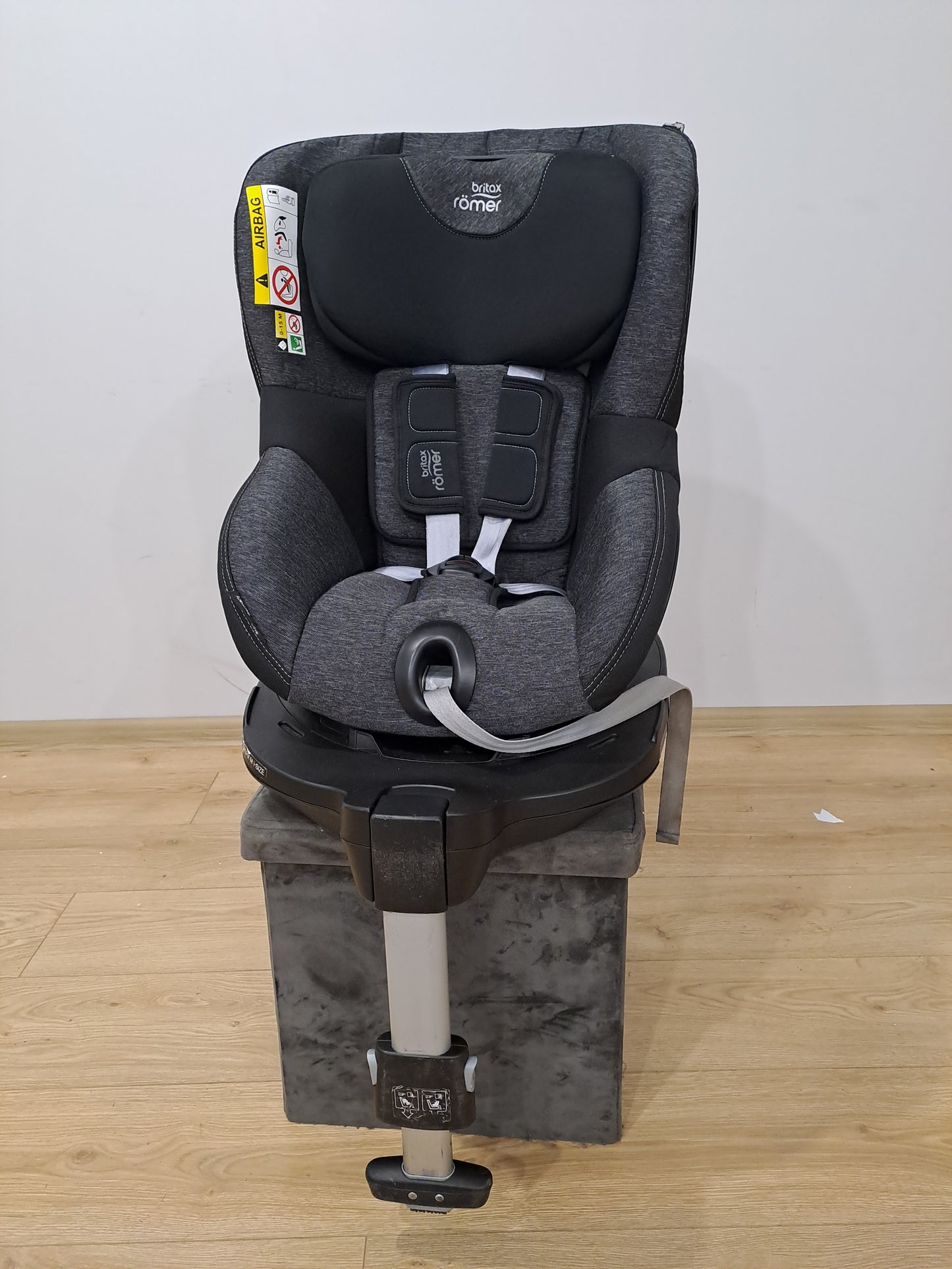 Britax Romer DualFix M i-Size 0-18kg.