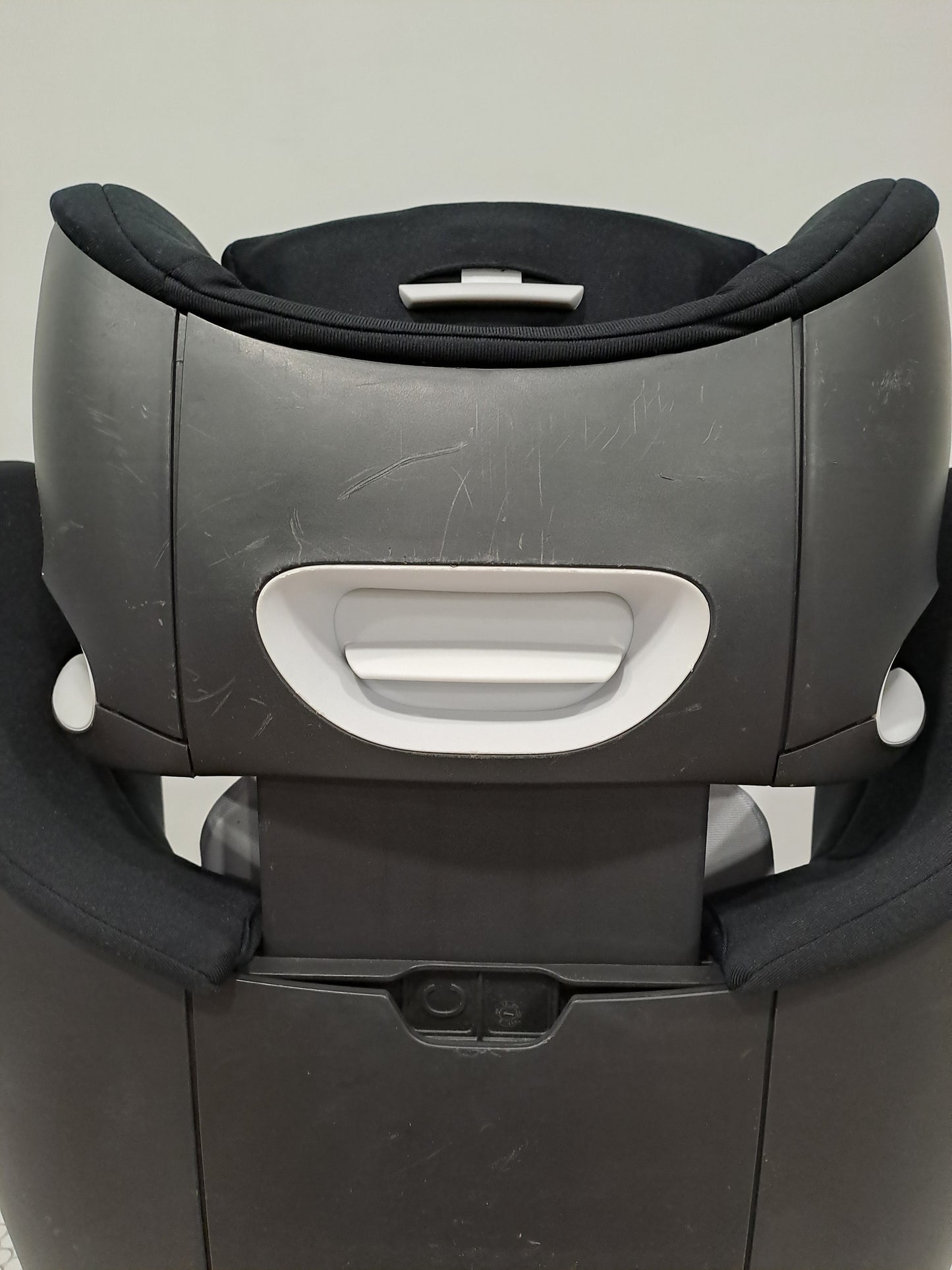KĖDUTĖ. Cybex Solution M-Fix 15-36kg.