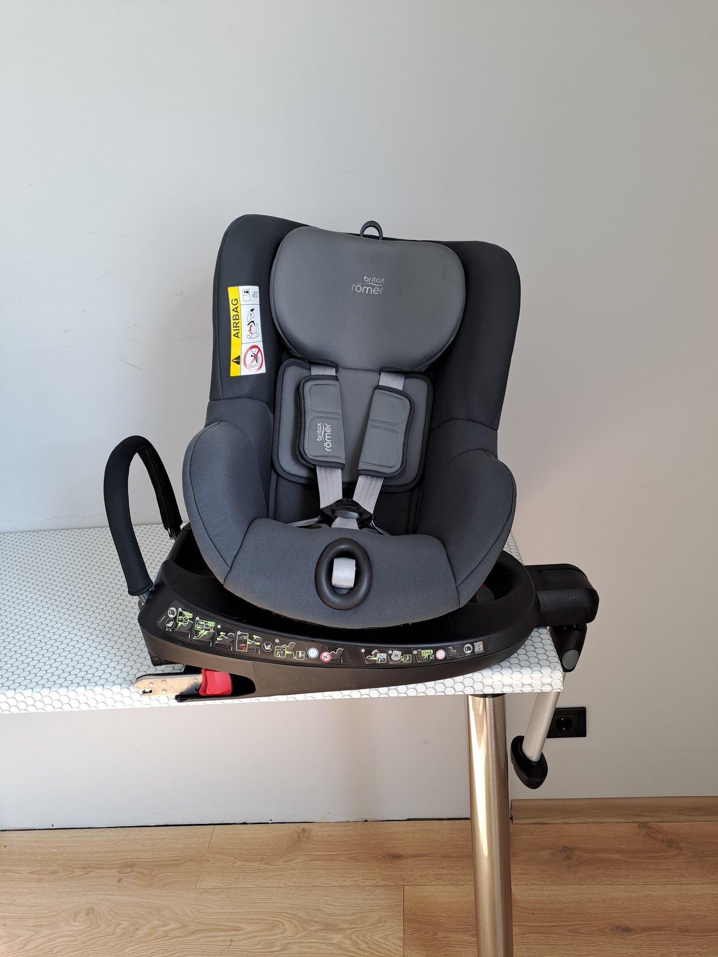 Britax Romer DualFix 2R 0-18kg.
