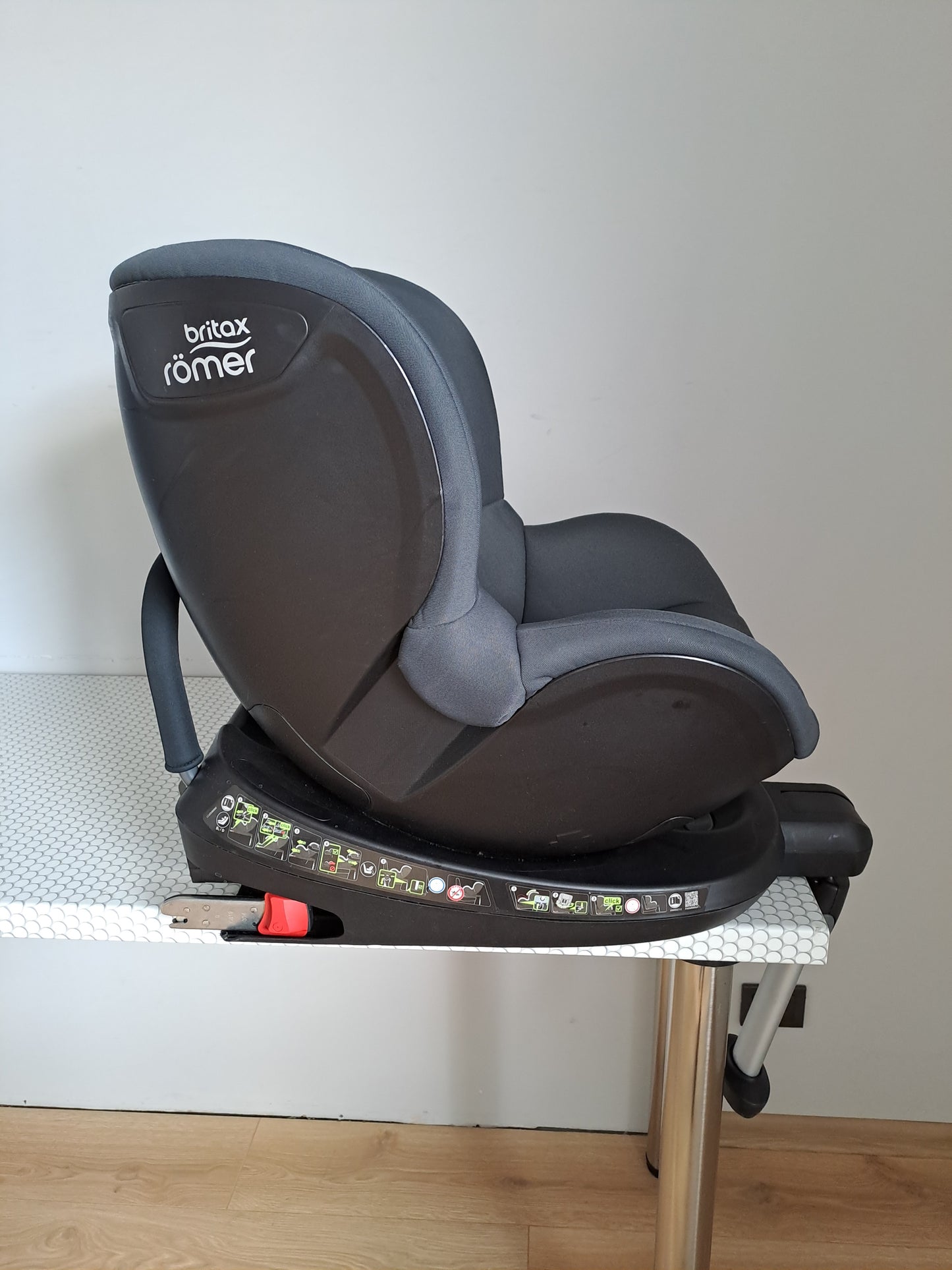 Britax Romer DualFix 2R 0-18kg.