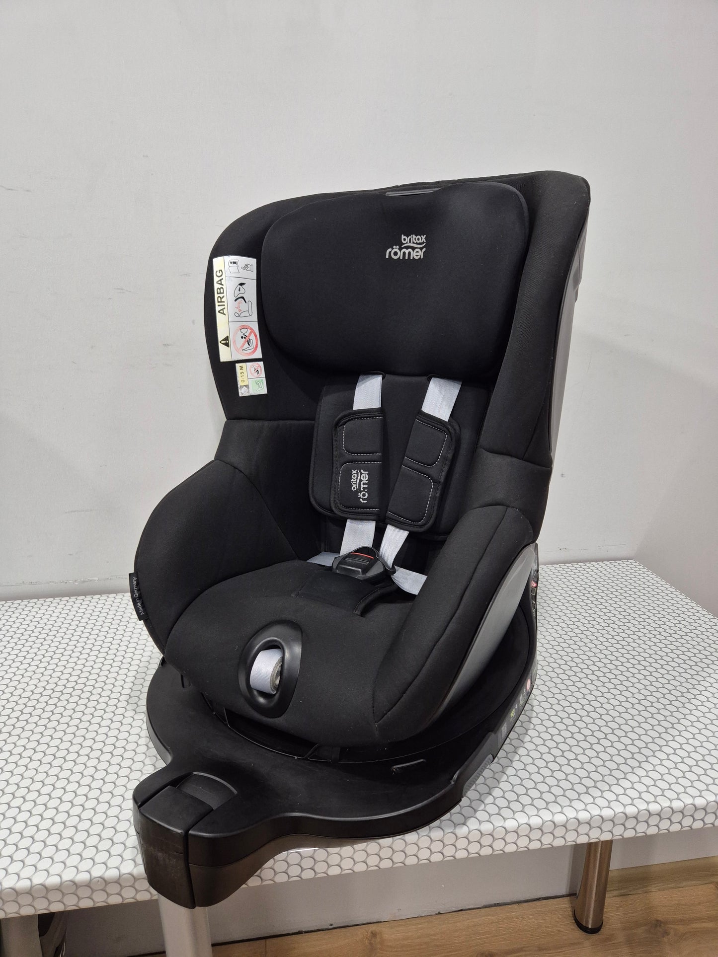 Britax Romer DualFix M i-Size 0-18kg.