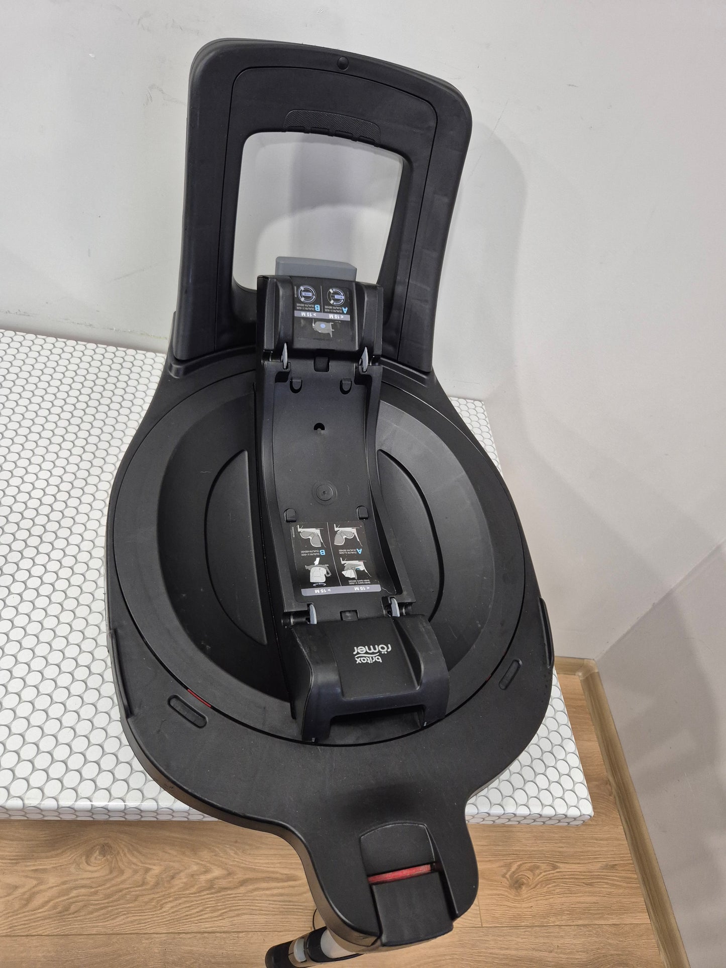 Britax DualFix iSense 0-18kg. su baze