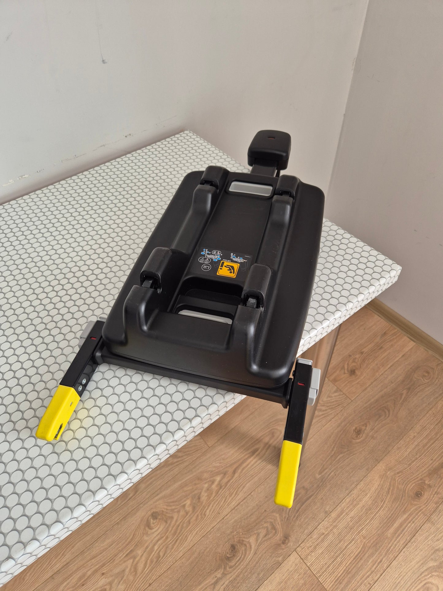 Maxi Cosi Marble i-Size 0-13kg. su IsoFix baze.