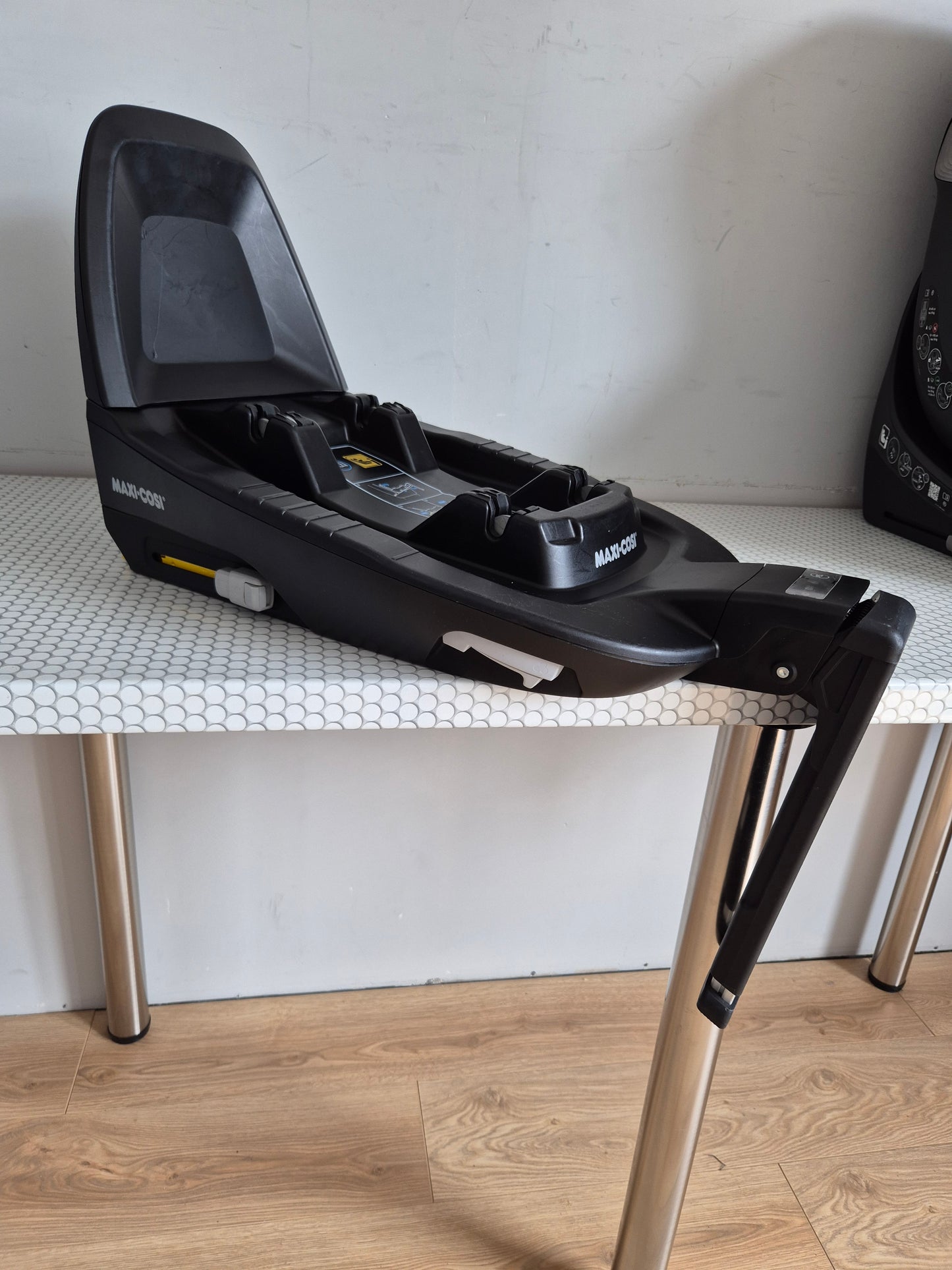 Maxi Cosi Coral 40-75cm. su FamilyFix3 IsoFix baze