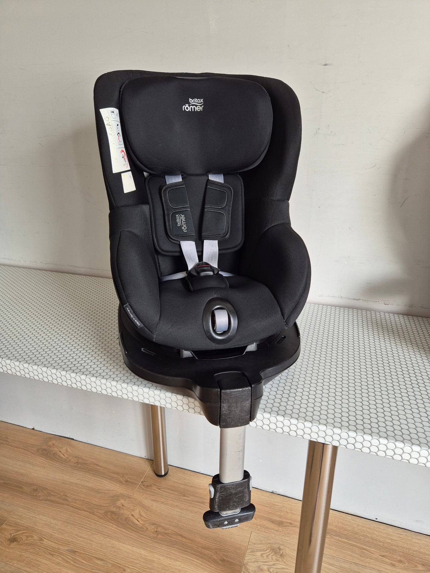 Britax Romer DualFix M i-Size 0-18kg.