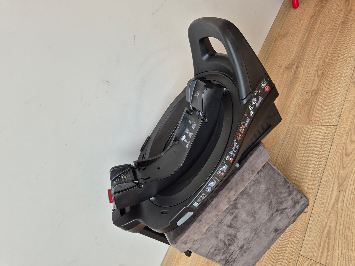 Britax Baby-Safe Pro 0-13kg. ir Vario Base 5Z bazė