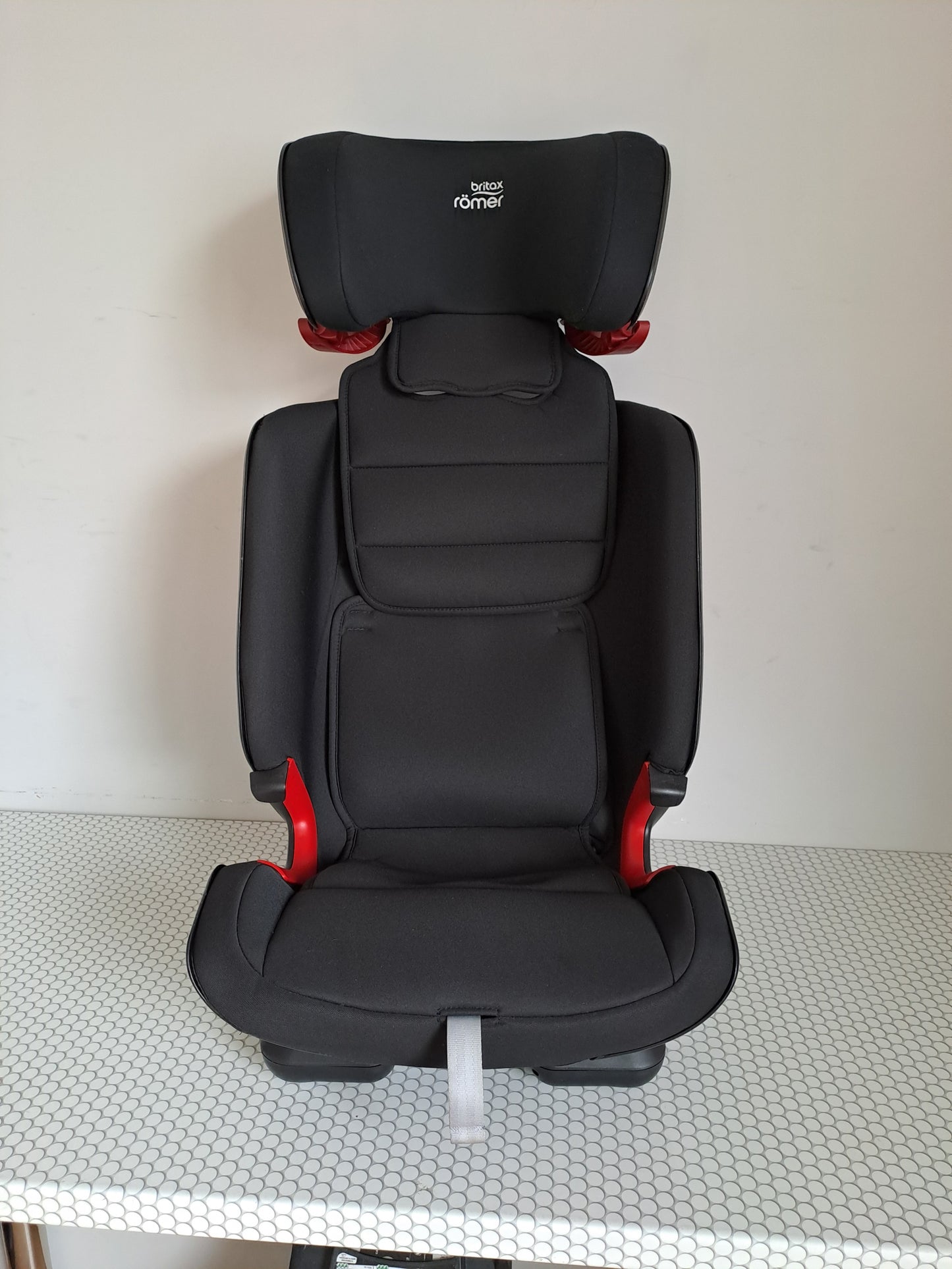 Britax Romer Advasafix IV R 9-36kg.