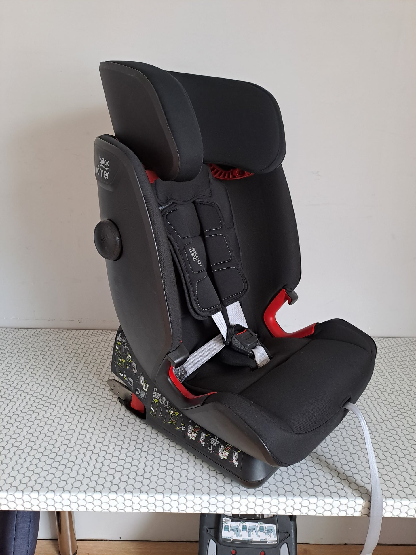 Britax Romer Advasafix IV R 9-36kg.