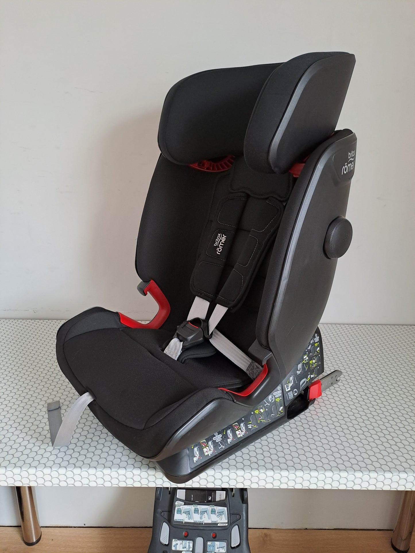 Britax Romer Advasafix IV R 9-36kg.