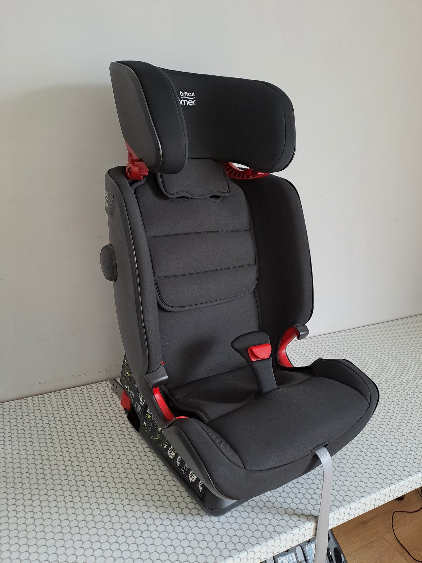 Britax Romer Advasafix IV R 9-36kg.