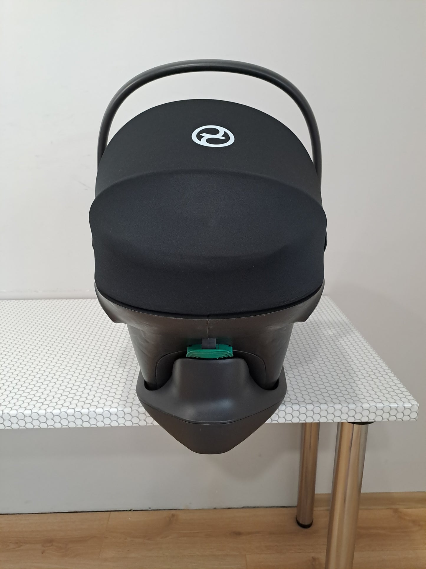 Aton S2 i-Size 0-13kg. su BaseOne IsoFix baze