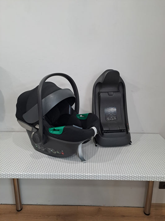 Aton S2 i-Size 0-13kg. su BaseOne IsoFix baze