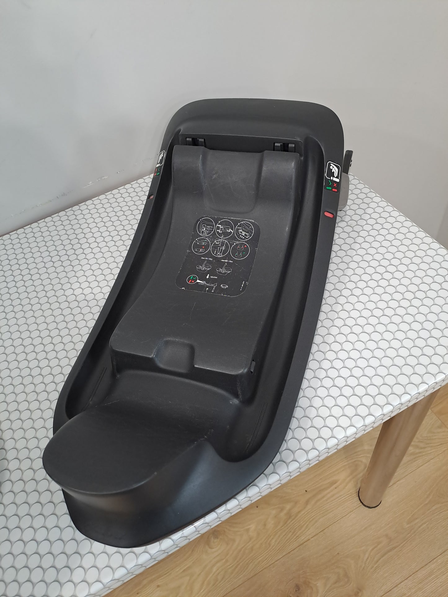 Aton S2 i-Size 0-13kg. su BaseOne IsoFix baze