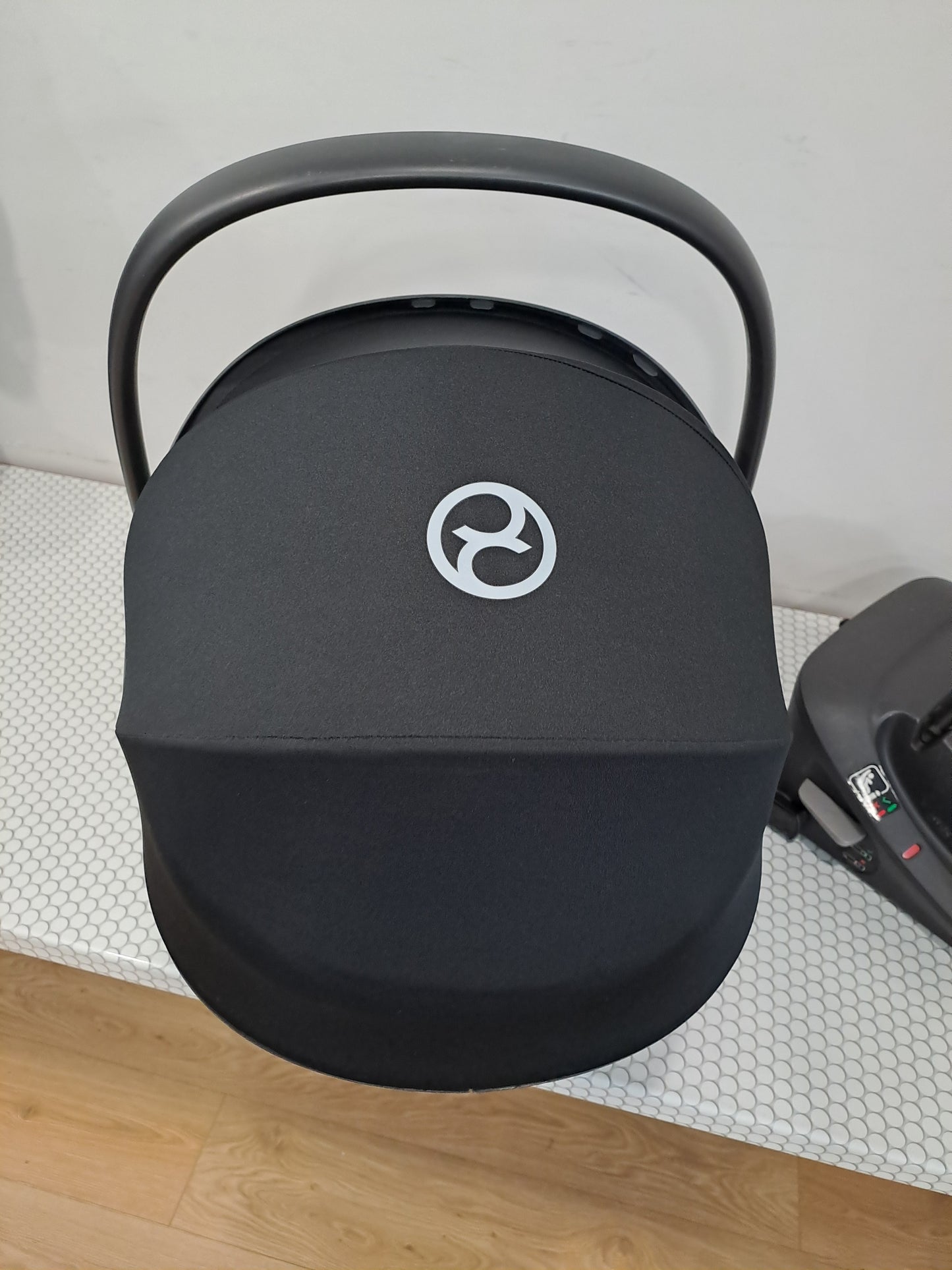 Aton S2 i-Size 0-13kg. su BaseOne IsoFix baze