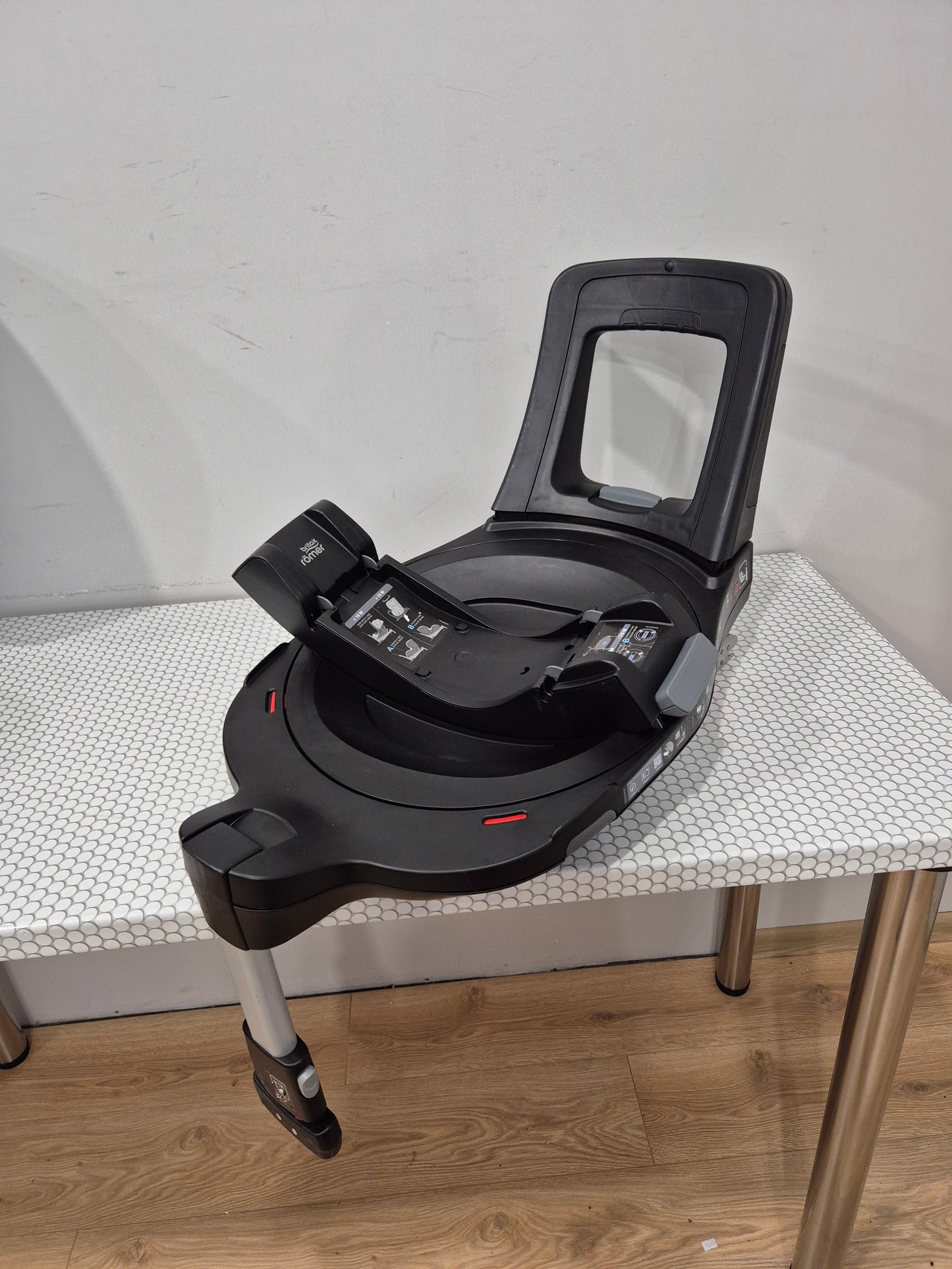 BRITAX Baby-Safe iSENSE 0-13kg. su Britax Flex Base iSense baze.