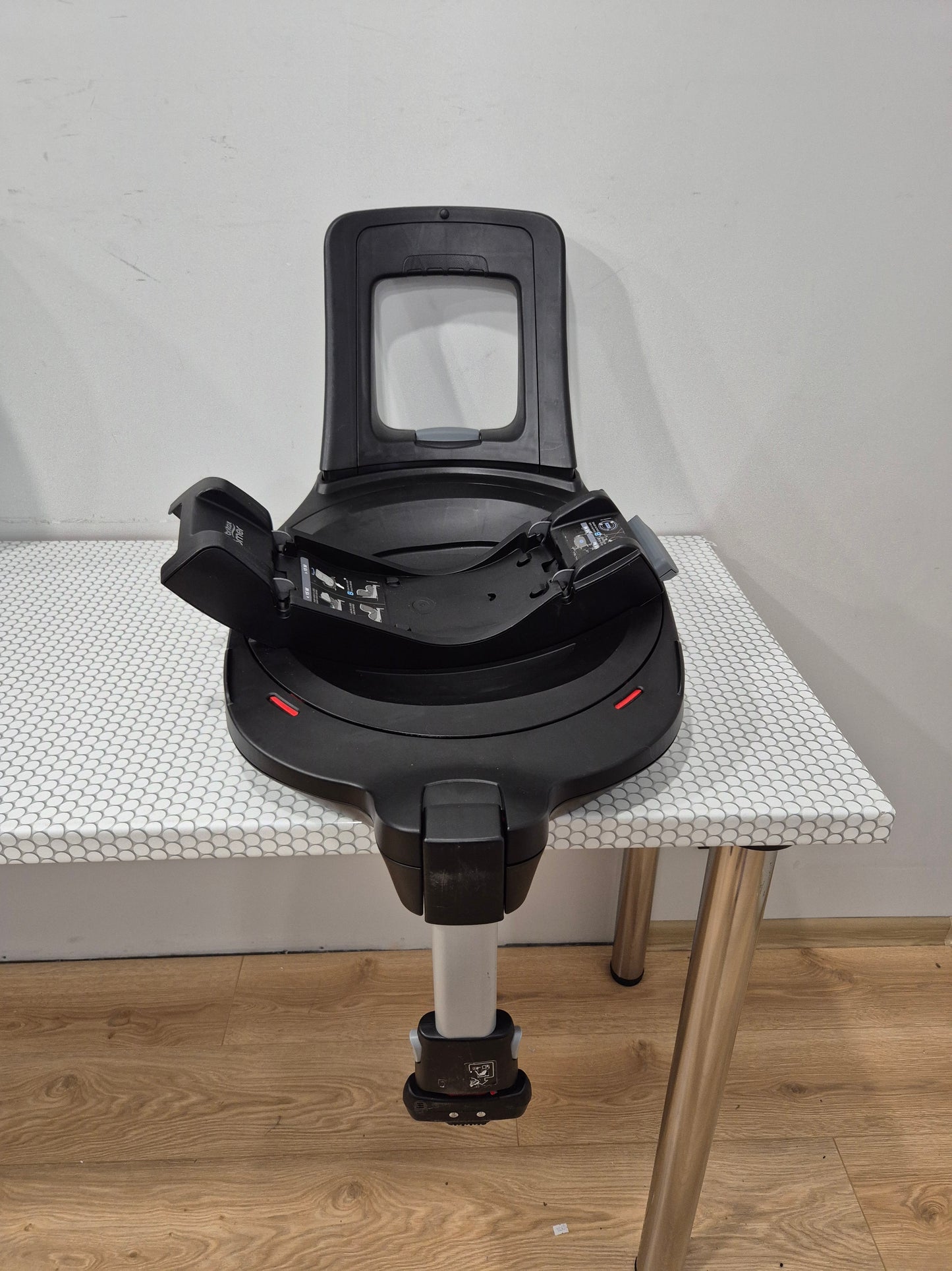 BRITAX Baby-Safe iSENSE 0-13kg. su Britax Flex Base iSense baze.