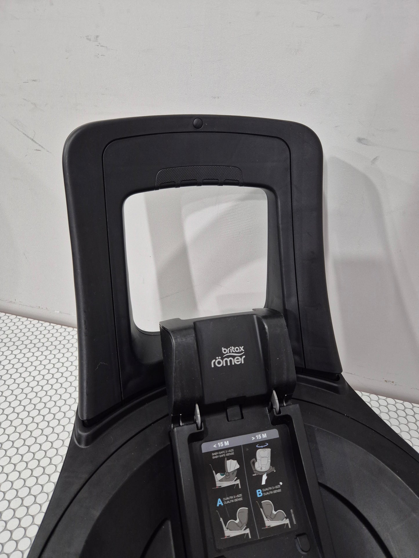 BRITAX Baby-Safe iSENSE 0-13kg. su Britax Flex Base iSense baze.