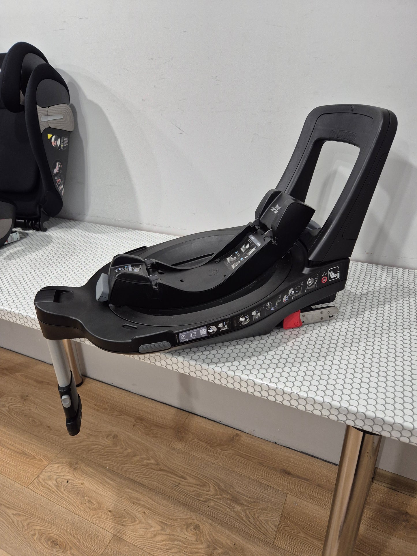 BRITAX Baby-Safe iSENSE 0-13kg. su Britax Flex Base iSense baze.