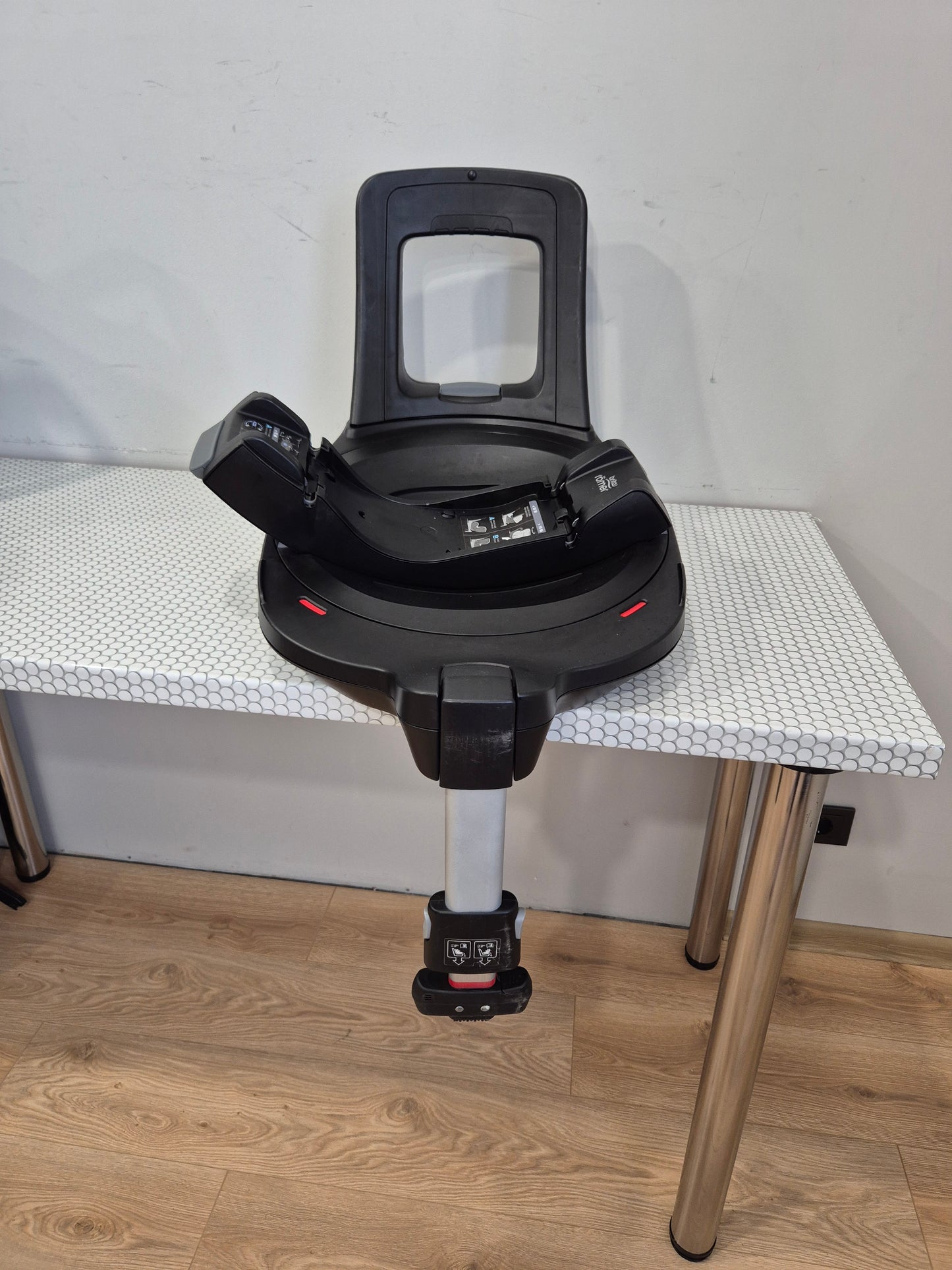 BRITAX Baby-Safe iSENSE 0-13kg. su Britax Flex Base iSense baze.