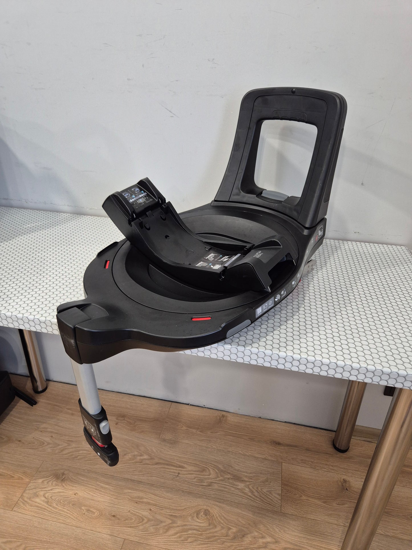 BRITAX Baby-Safe iSENSE 0-13kg. su Britax Flex Base iSense baze.