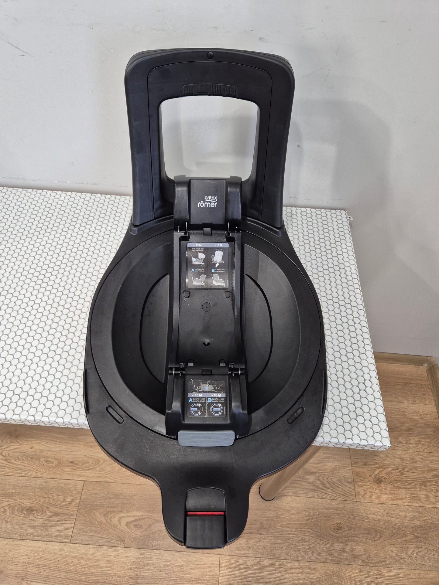 BRITAX Baby-Safe iSENSE 0-13kg. su Britax Flex Base iSense baze.