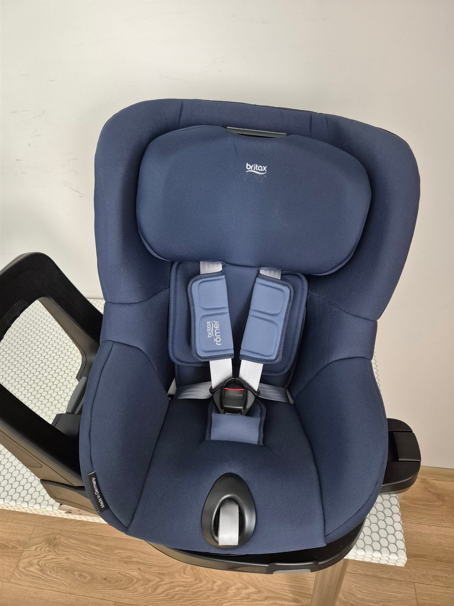 Britax Romer SwingFix M i-Size 0-18kg.