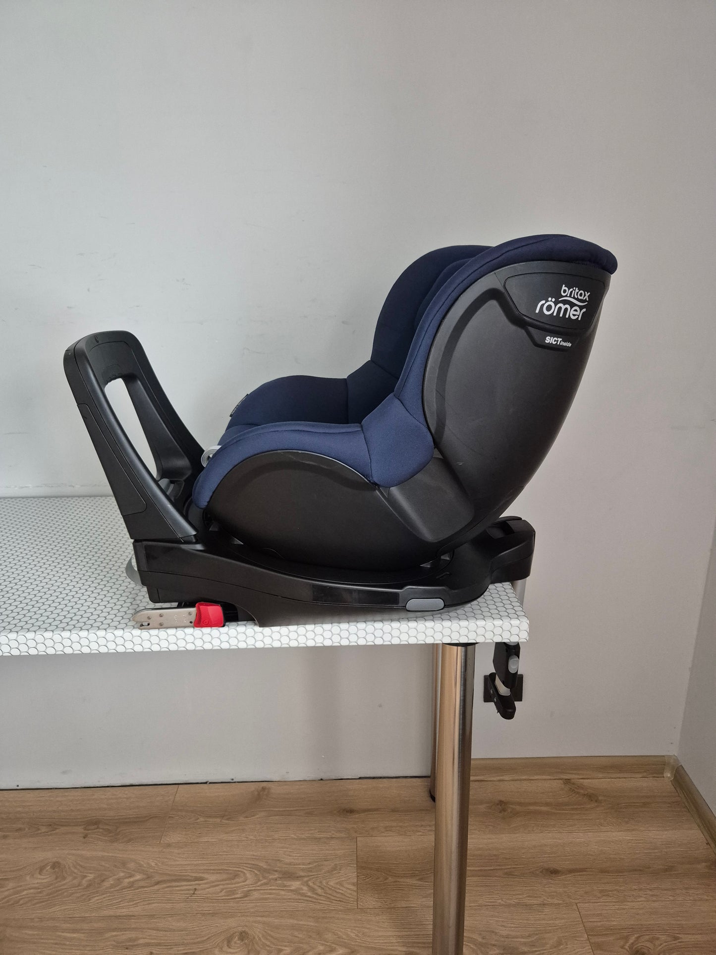 Britax Romer SwingFix M i-Size 0-18kg.