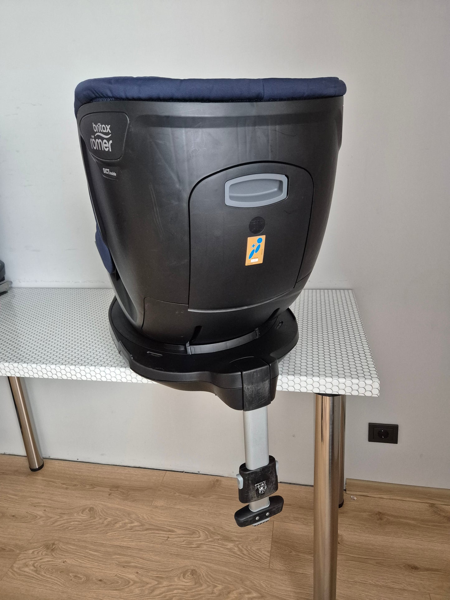 Britax Romer SwingFix M i-Size 0-18kg.