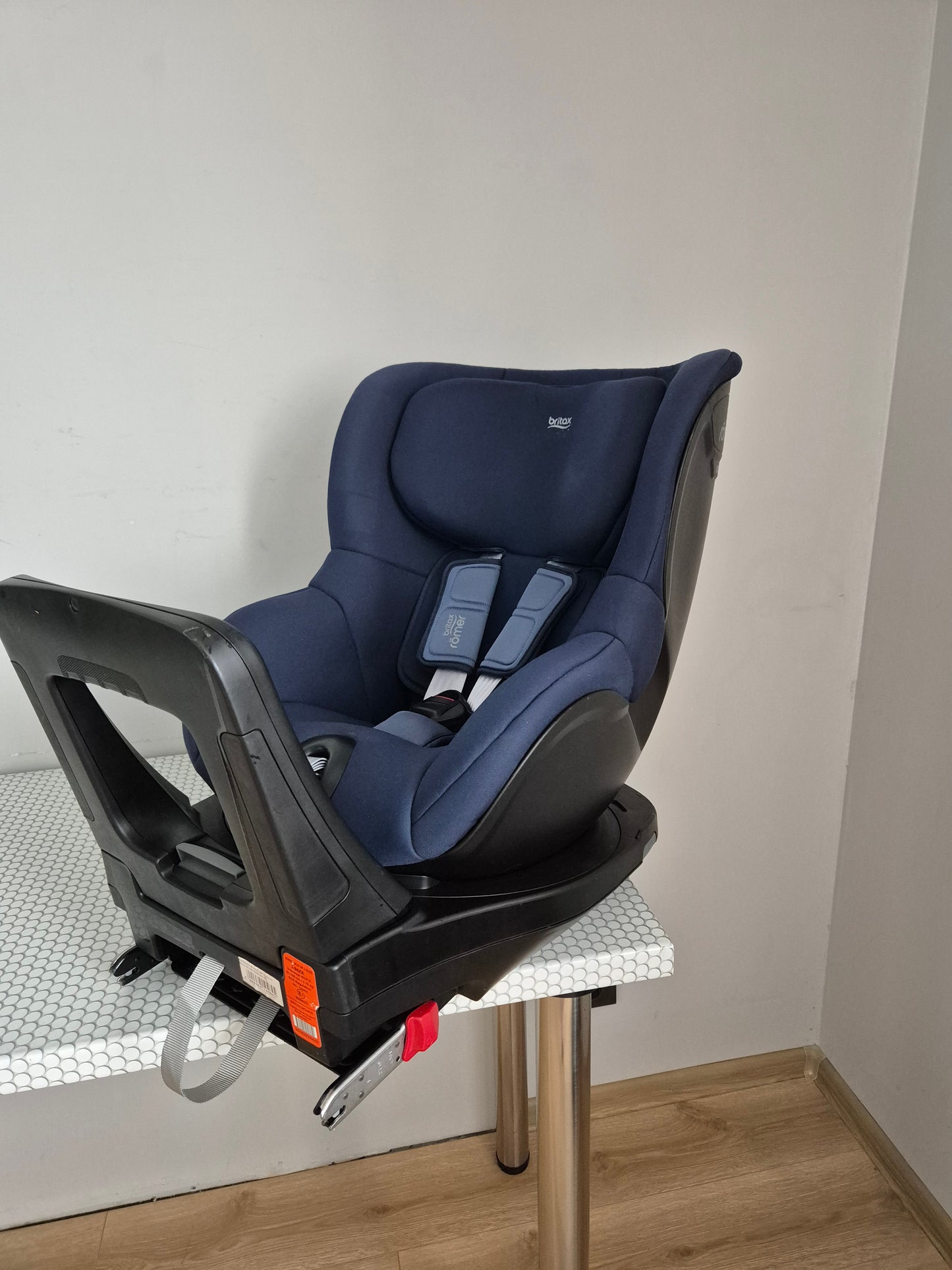 Britax Romer SwingFix M i-Size 0-18kg.