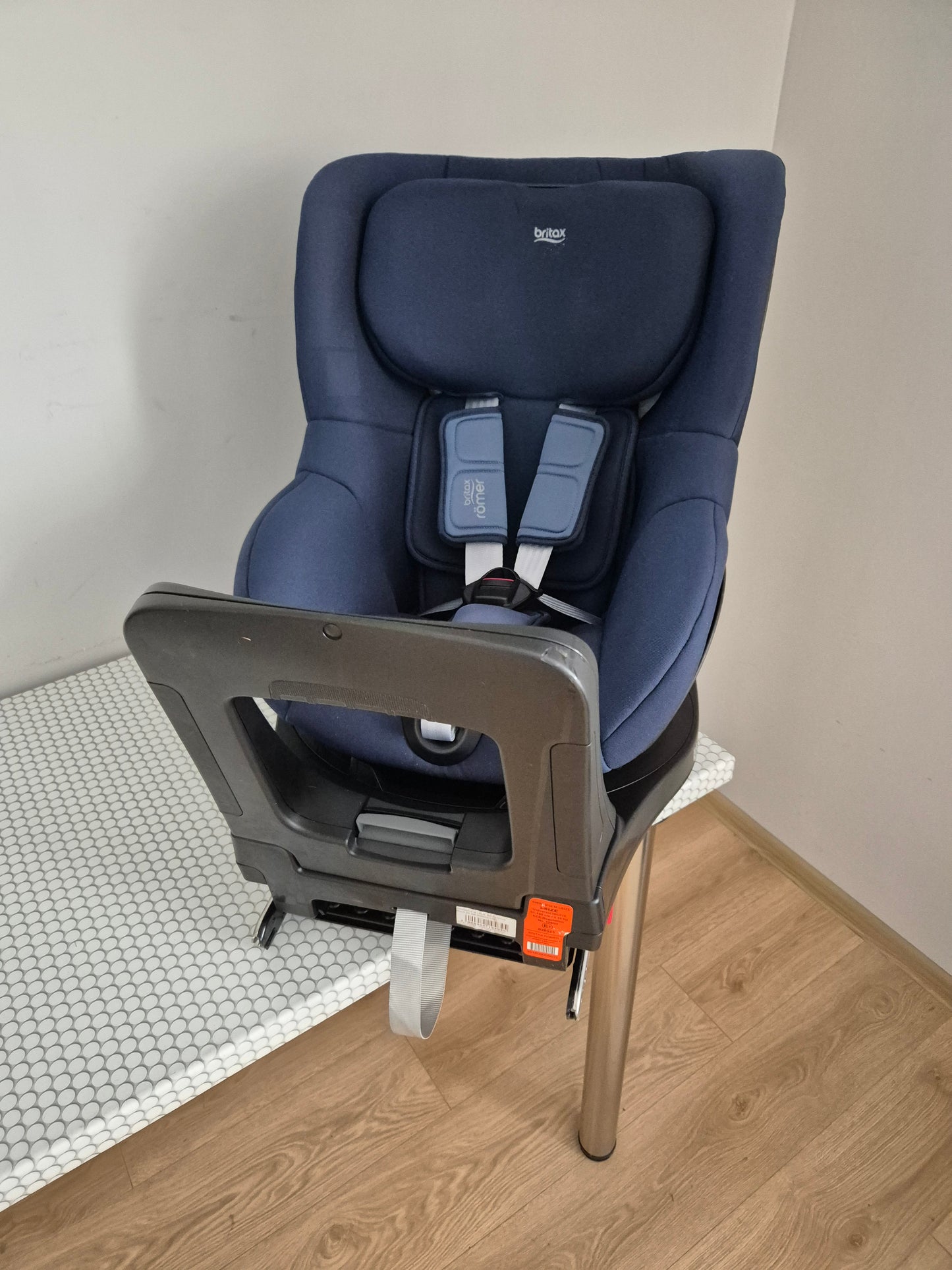 Britax Romer SwingFix M i-Size 0-18kg.