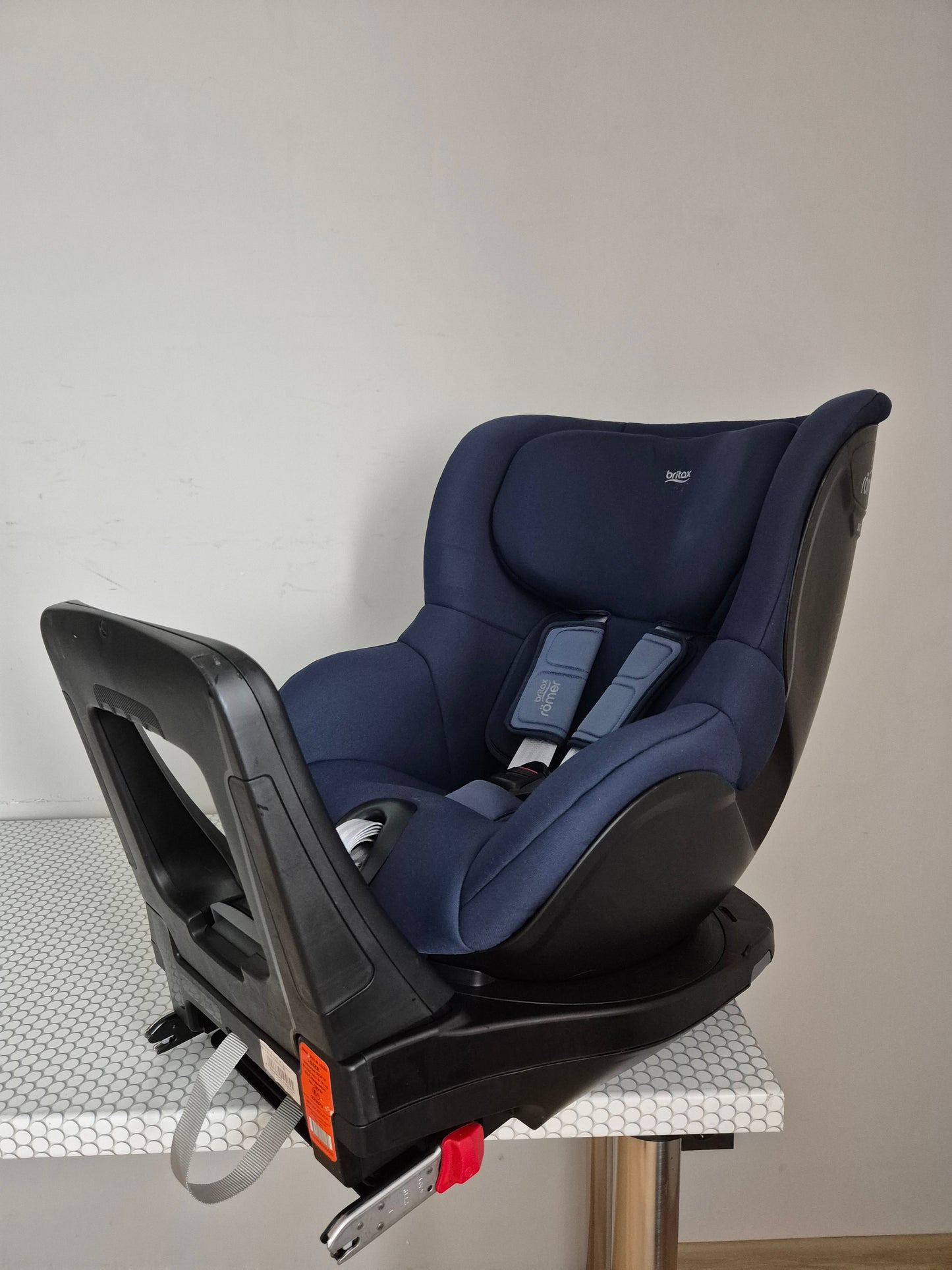 Britax Romer SwingFix M i-Size 0-18kg.