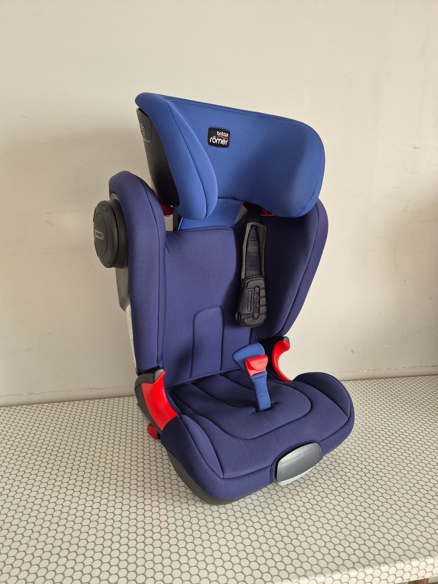 Britax Romer KidFix2 XP Sict 15-36kg.