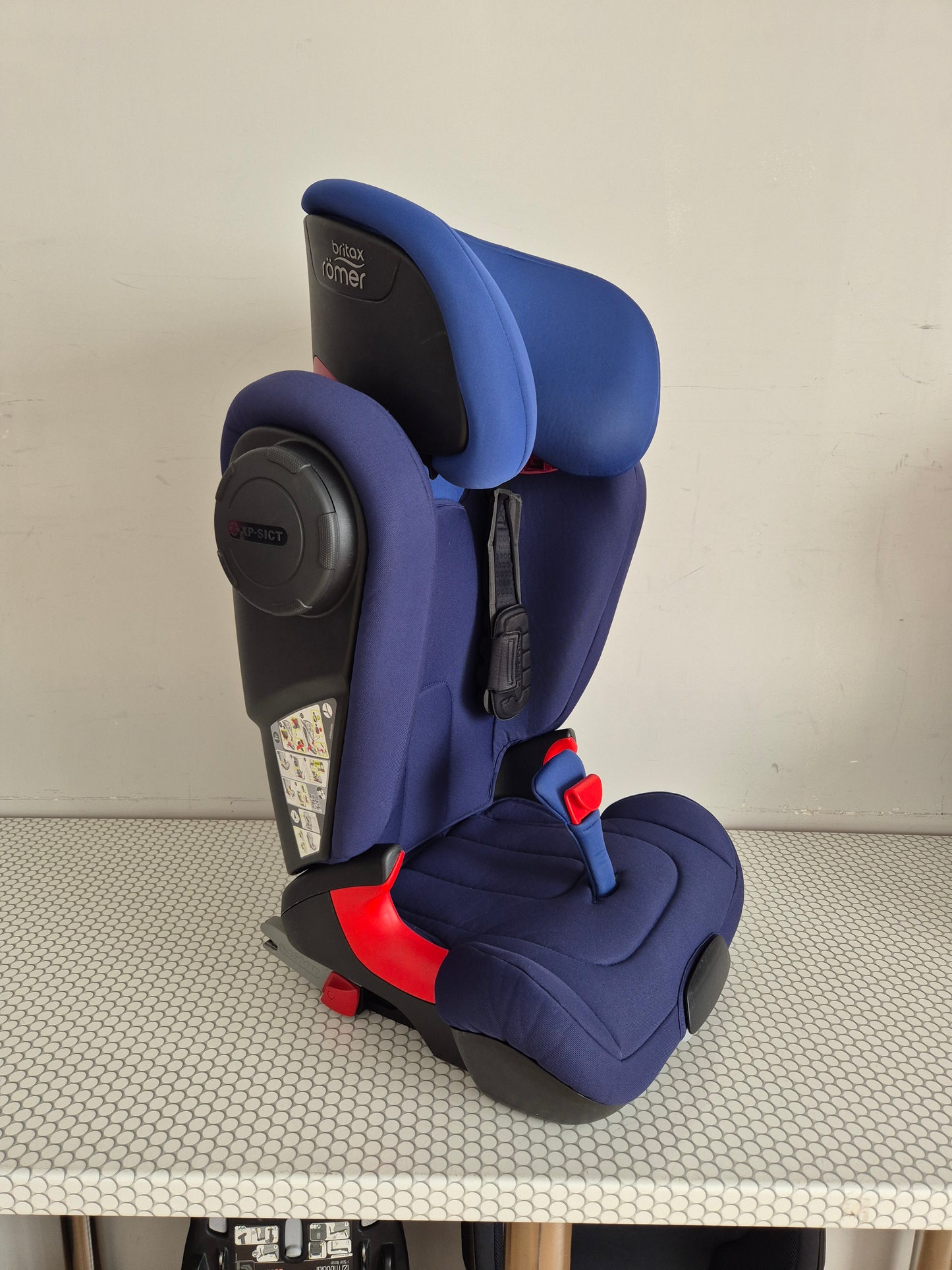 Britax Romer KidFix2 XP Sict 15-36kg.