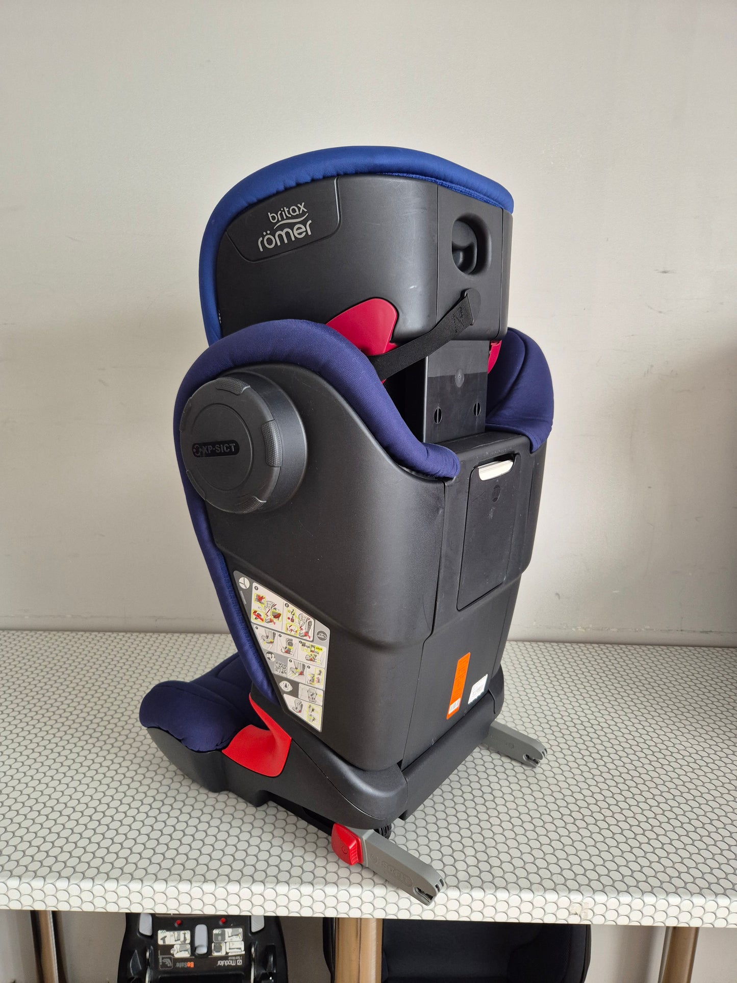 Britax Romer KidFix2 XP Sict 15-36kg.