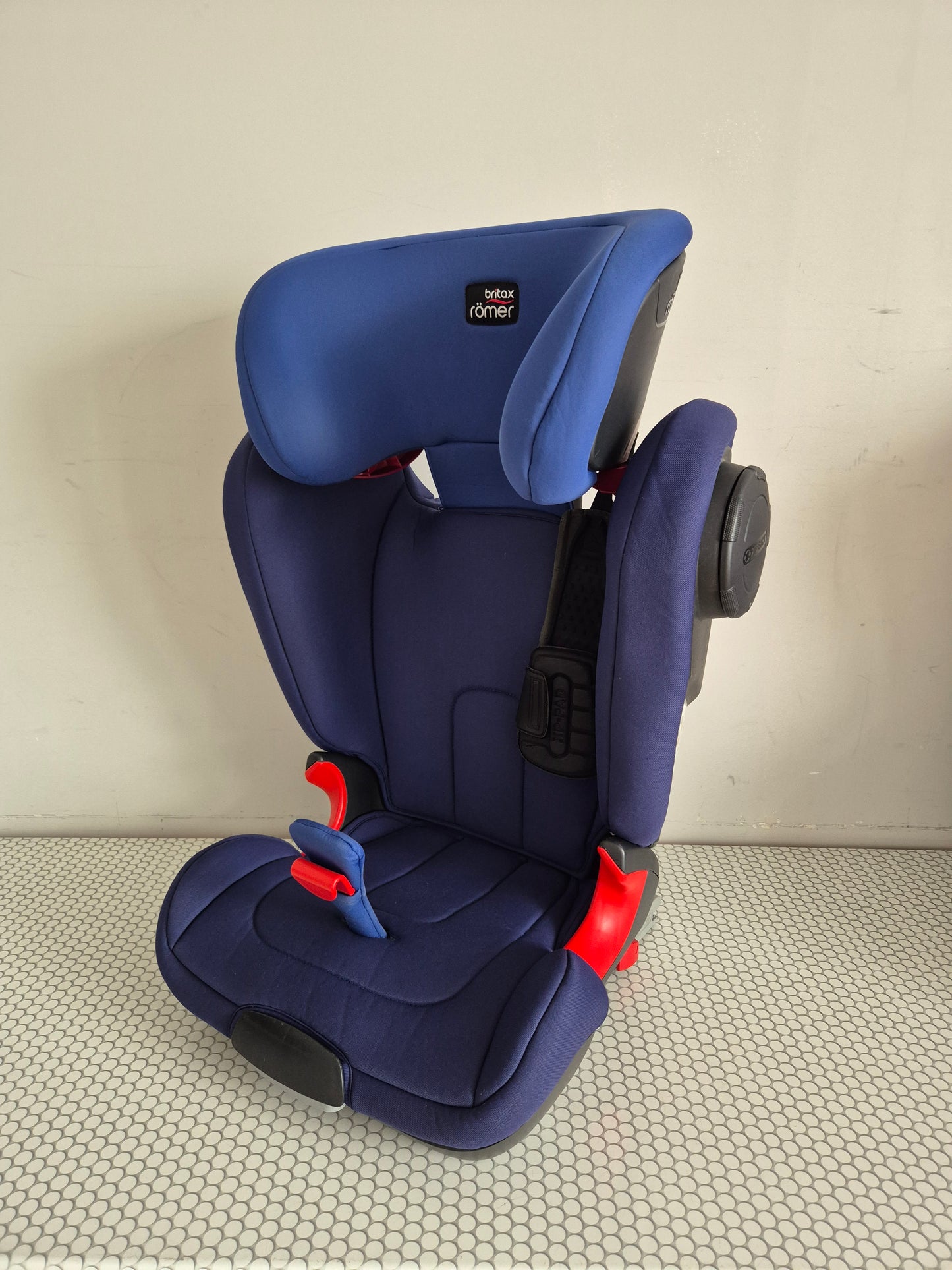 Britax Romer KidFix2 XP Sict 15-36kg.