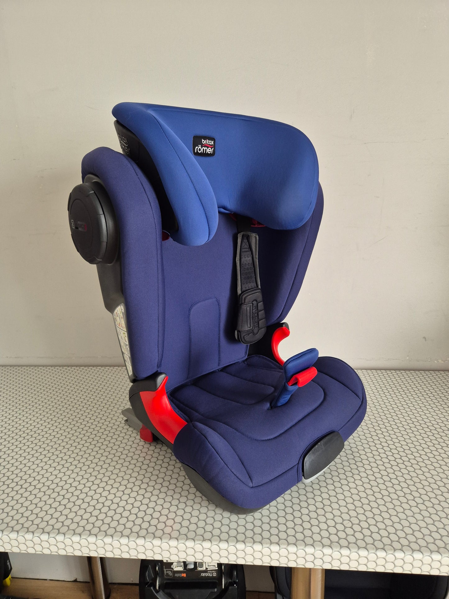 Britax Romer KidFix2 XP Sict 15-36kg.