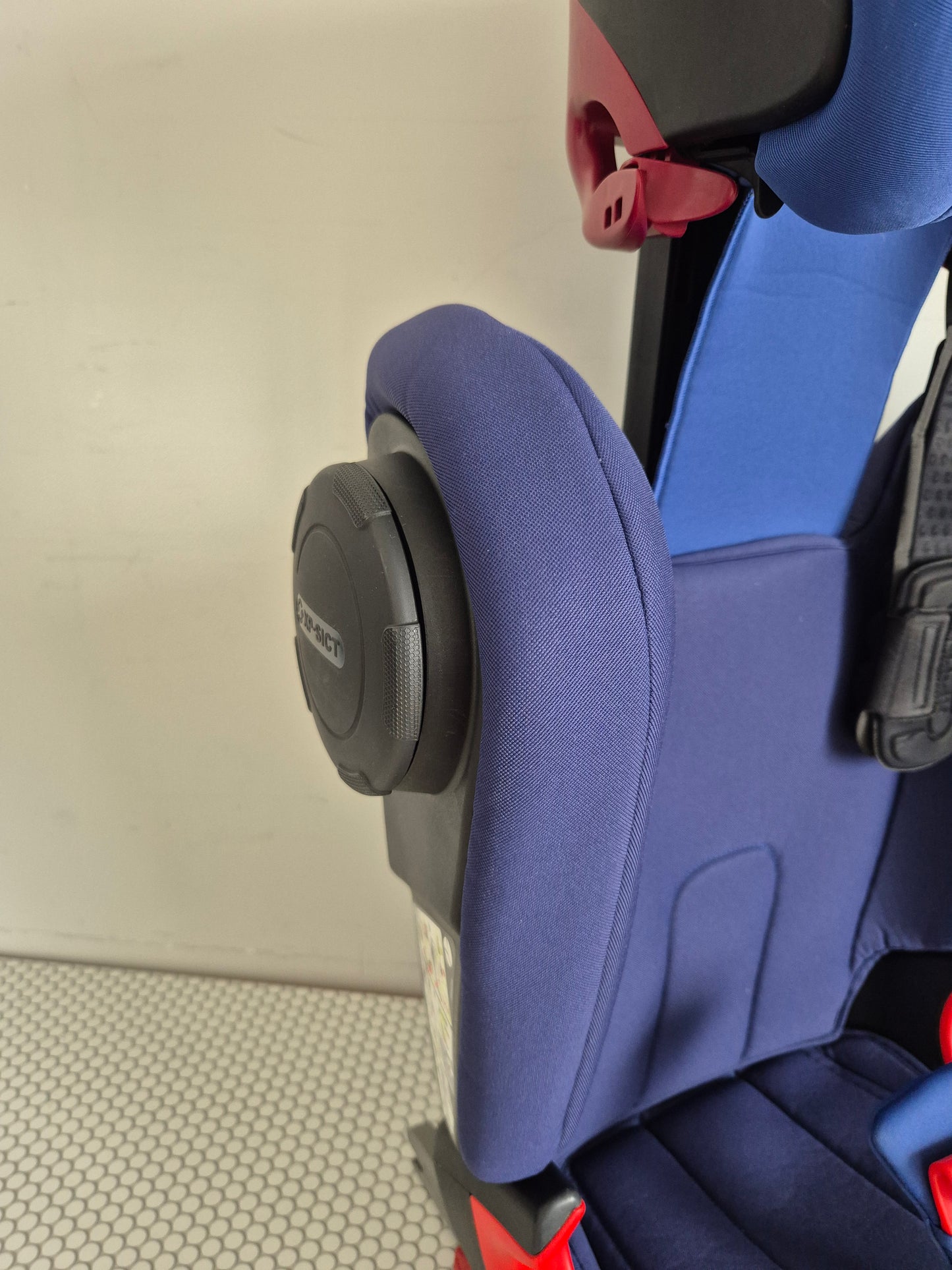 Britax Romer KidFix2 XP Sict 15-36kg.
