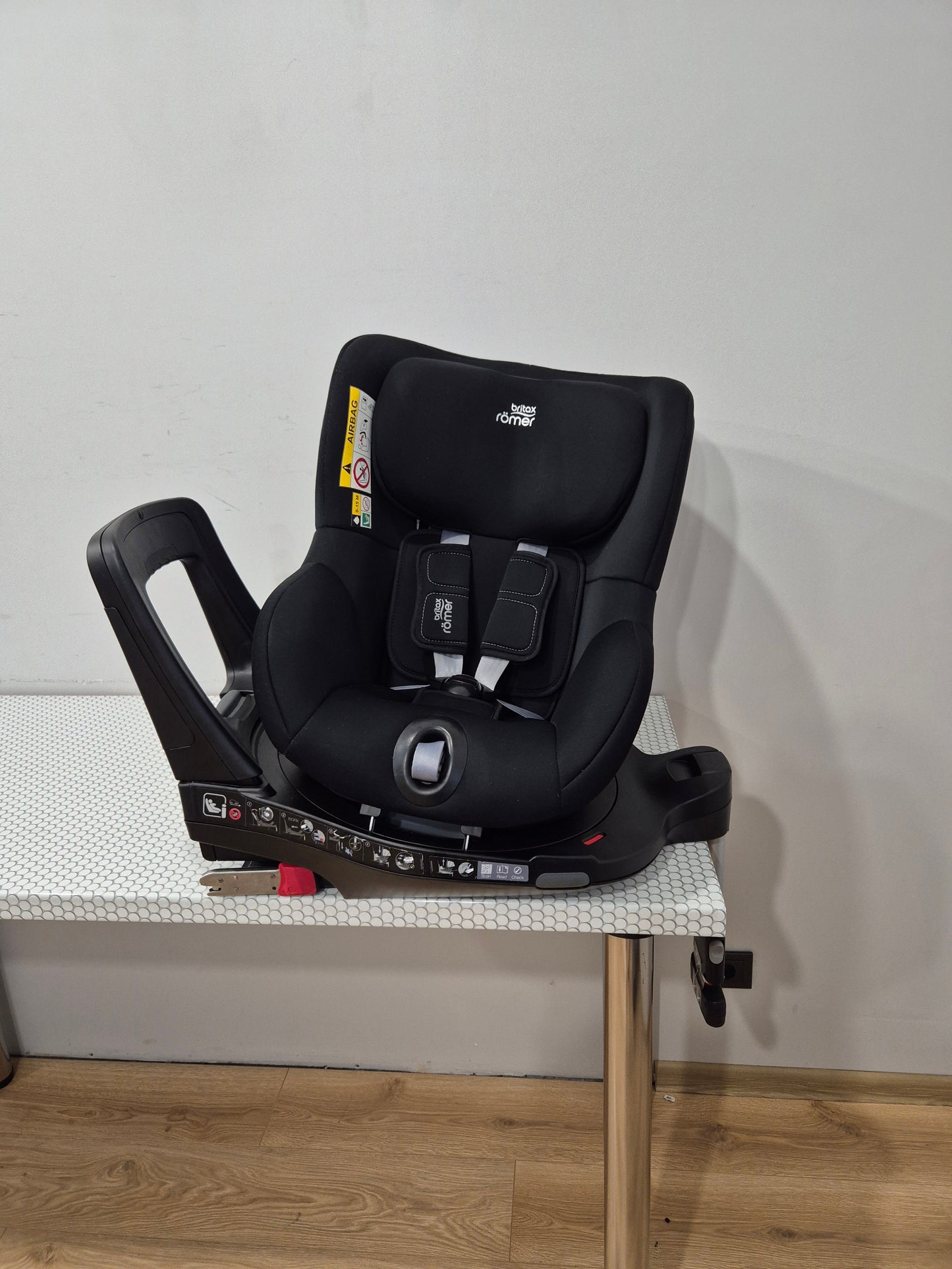 Britax DualFix3 i-Size su Flex Base IsoFix baze.