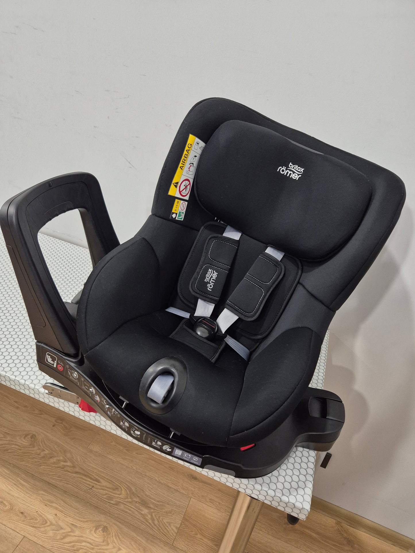 Britax DualFix3 i-Size su Flex Base IsoFix baze.