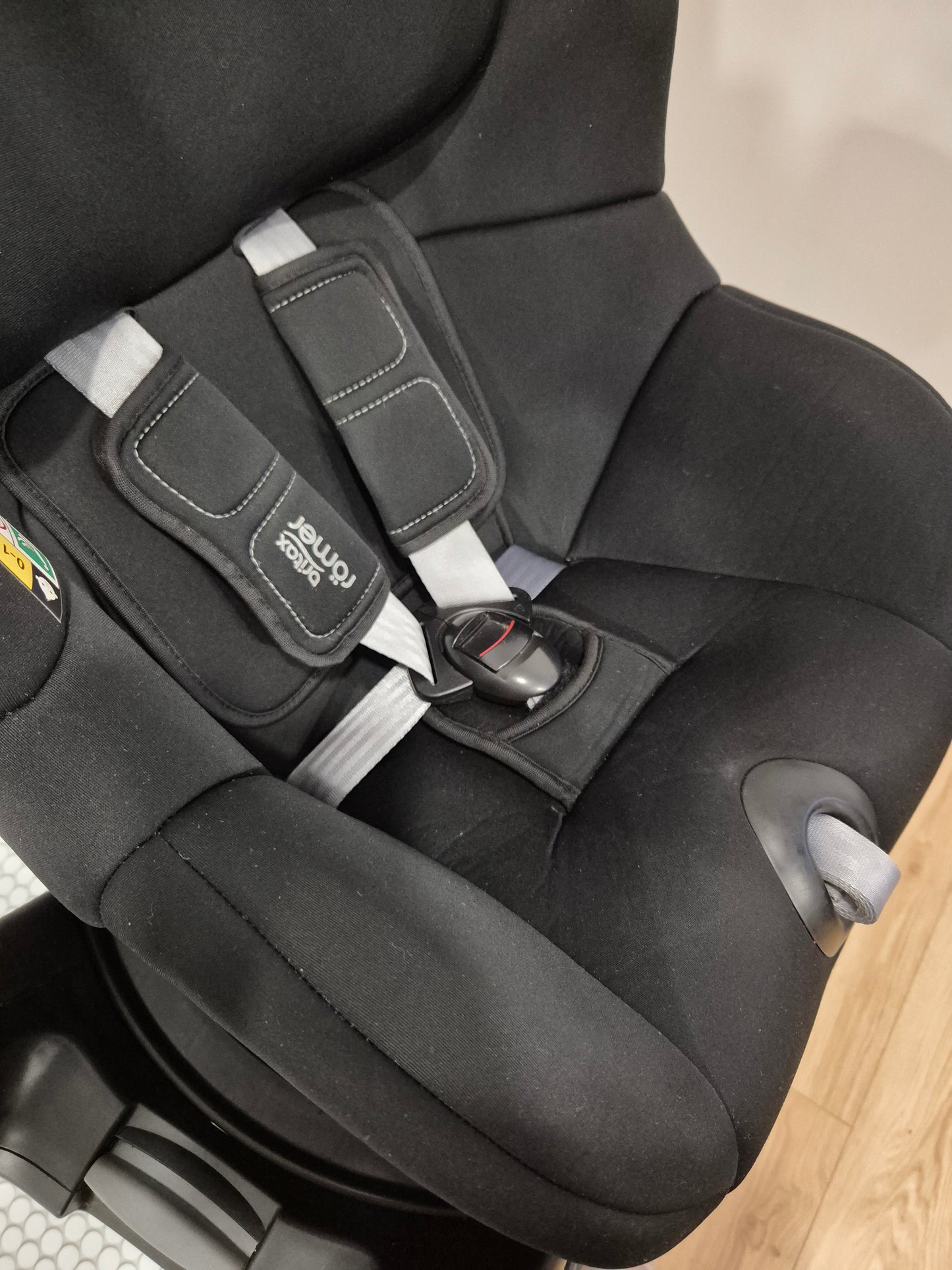 Britax DualFix3 i-Size su Flex Base IsoFix baze.