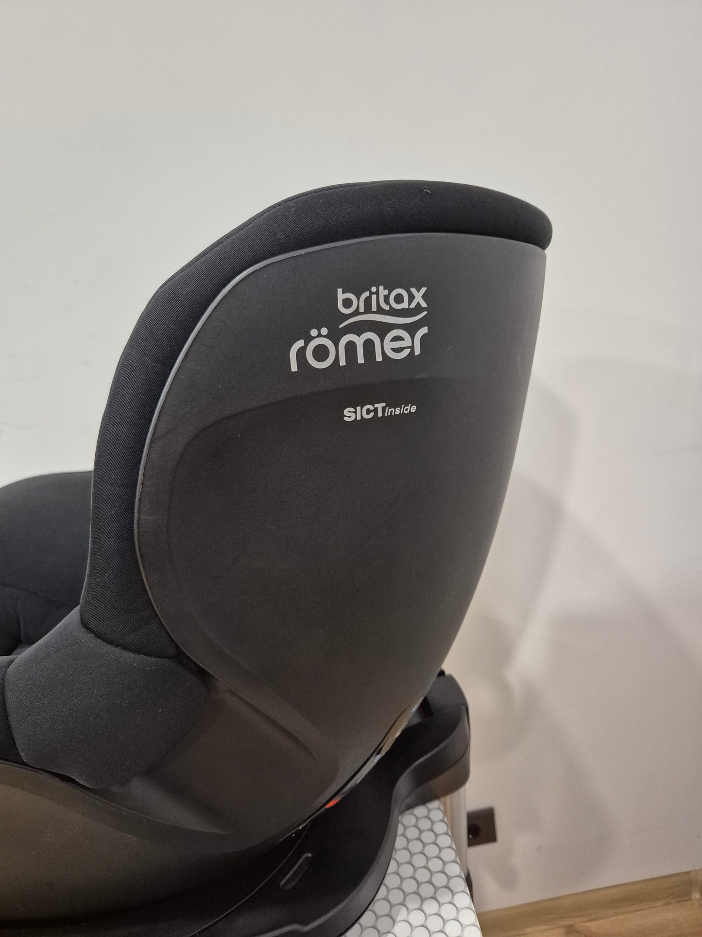 Britax DualFix3 i-Size su Flex Base IsoFix baze.
