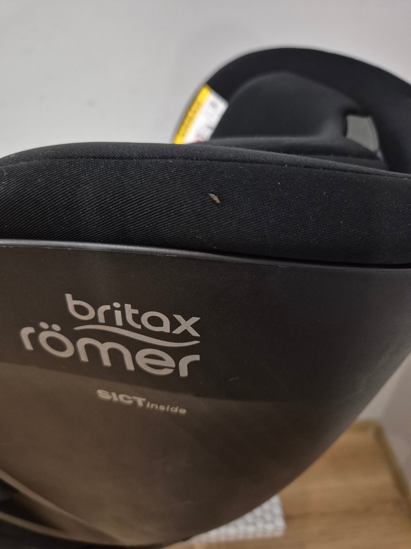 Britax DualFix3 i-Size su Flex Base IsoFix baze.