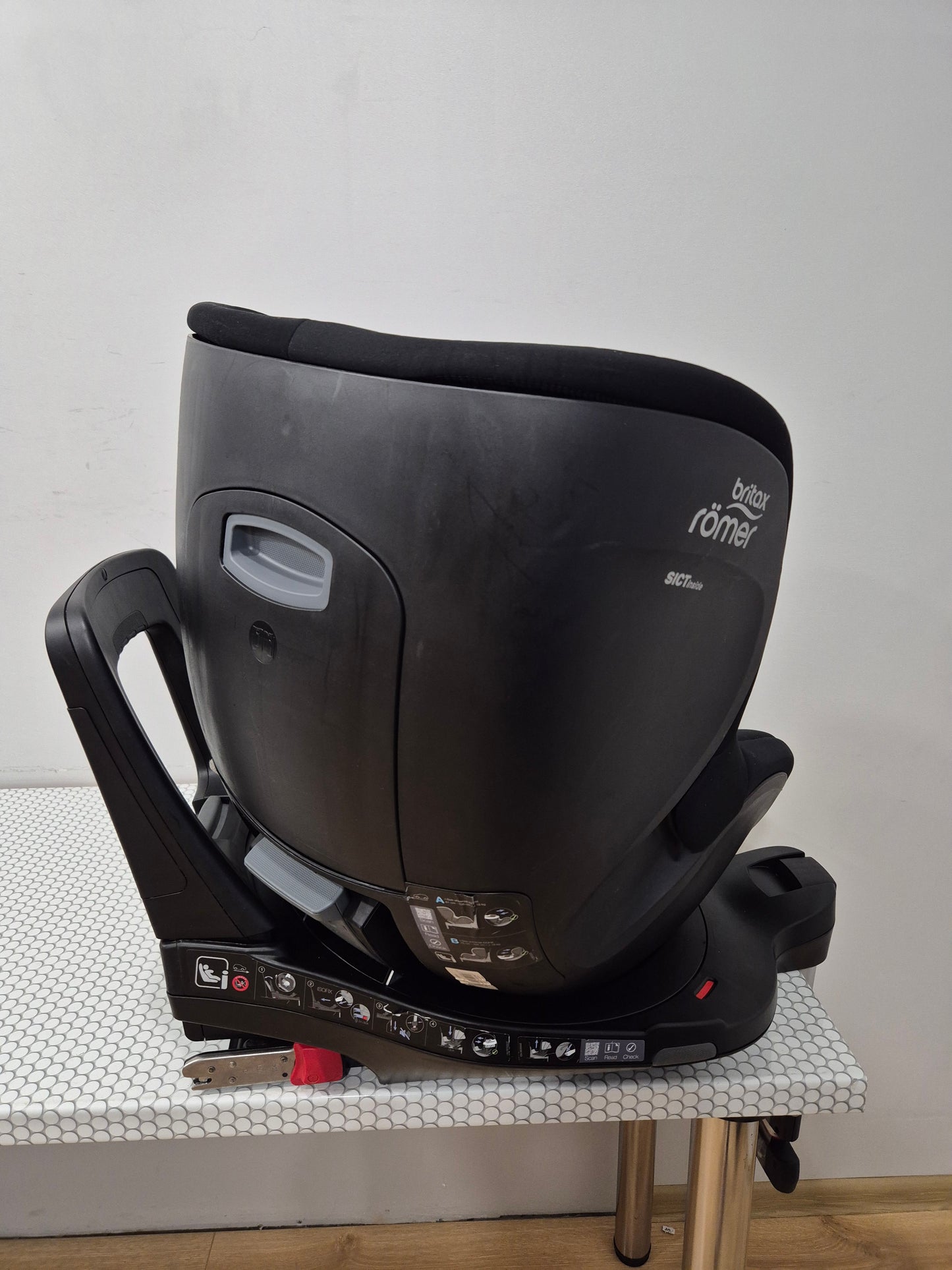 Britax DualFix3 i-Size su Flex Base IsoFix baze.