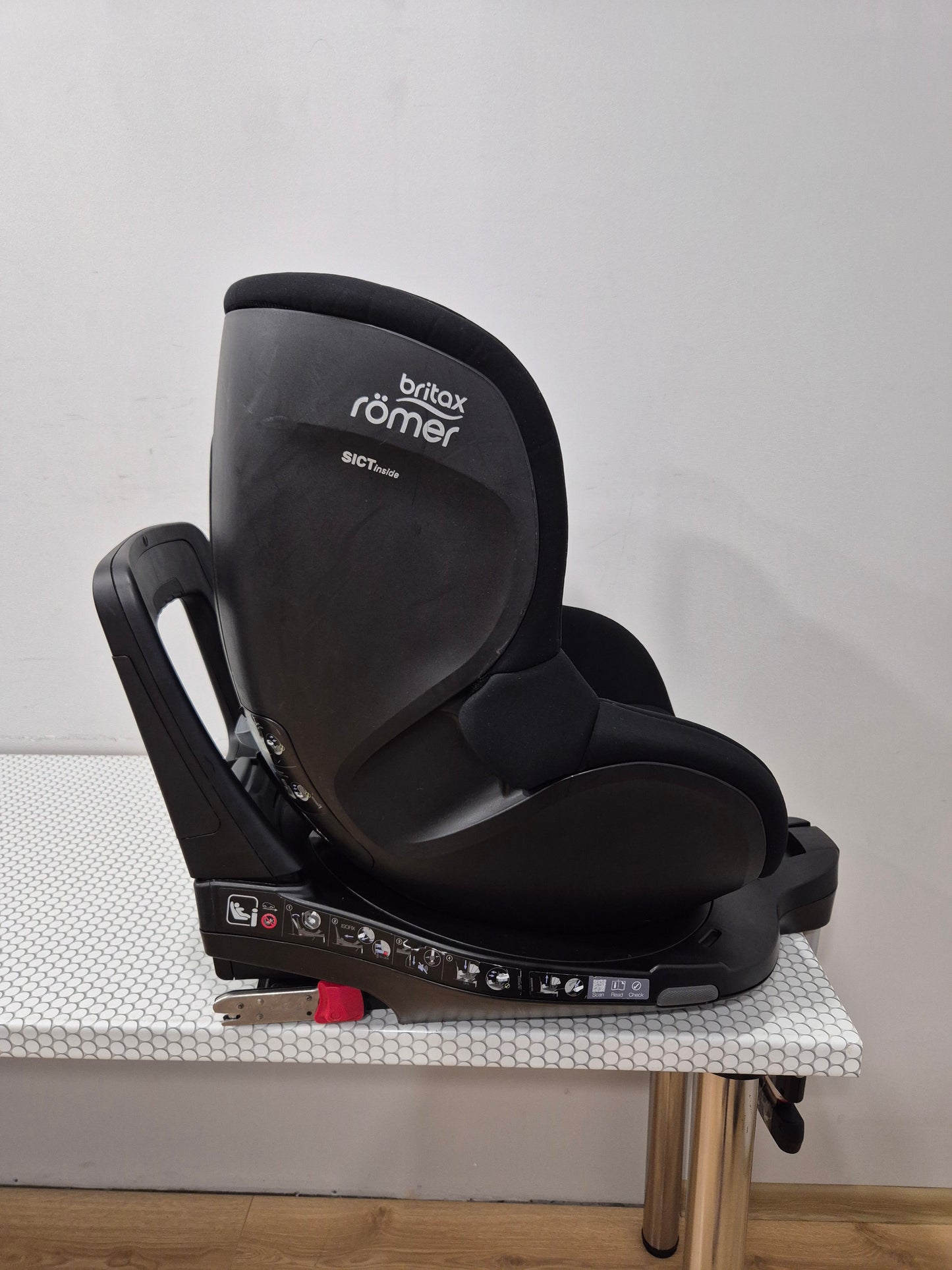 Britax DualFix3 i-Size su Flex Base IsoFix baze.