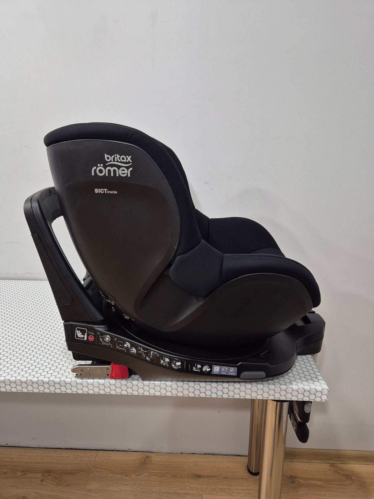 Britax DualFix3 i-Size su Flex Base IsoFix baze.