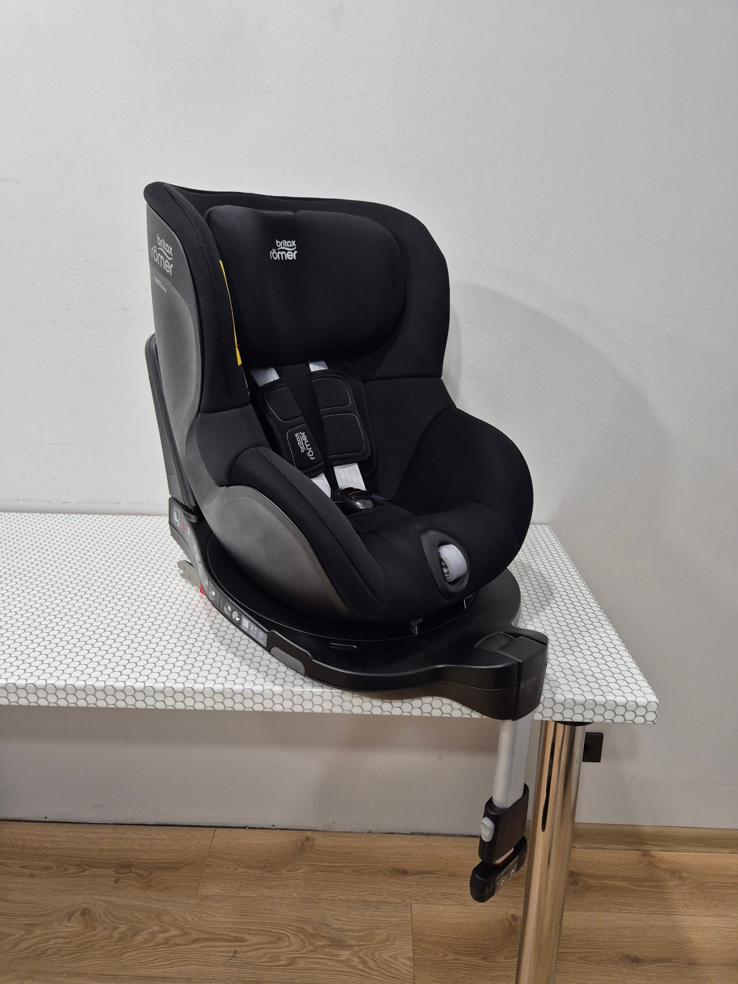 Britax DualFix3 i-Size su Flex Base IsoFix baze.